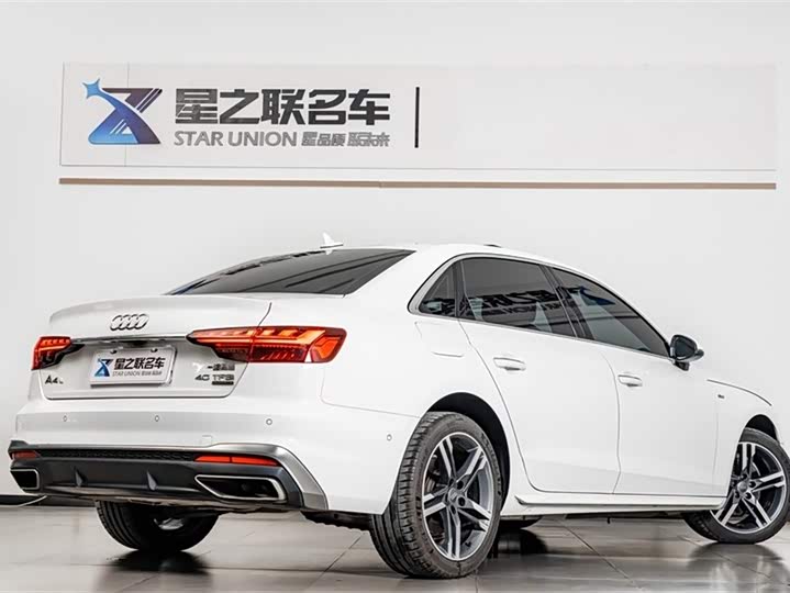 Фото 7 - Audi A4L