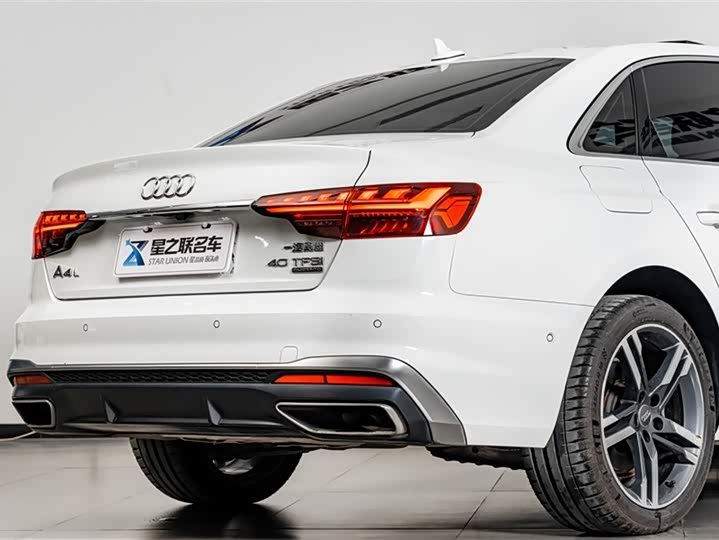 Фото 8 - Audi A4L