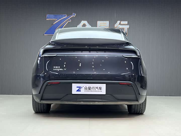 Photo 3 - Tesla Model Y