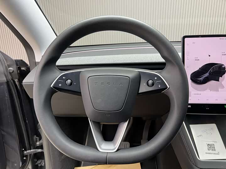 Photo 7 - Tesla Model Y