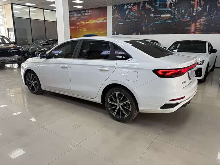 Фото 4 - Geely Emgrand