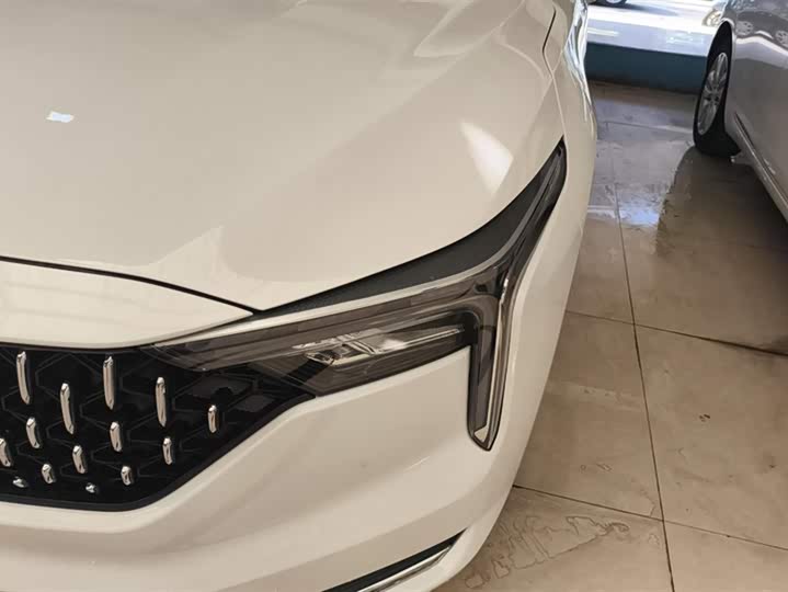 Фото 5 - Bestune B70