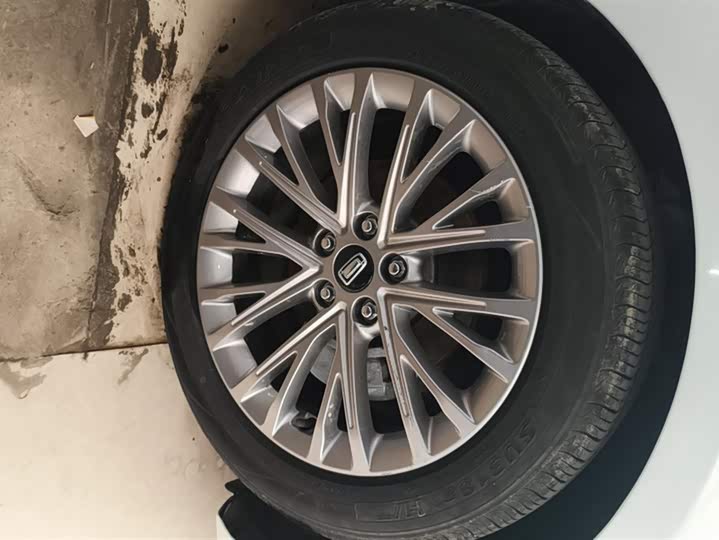 Фото 6 - Bestune B70