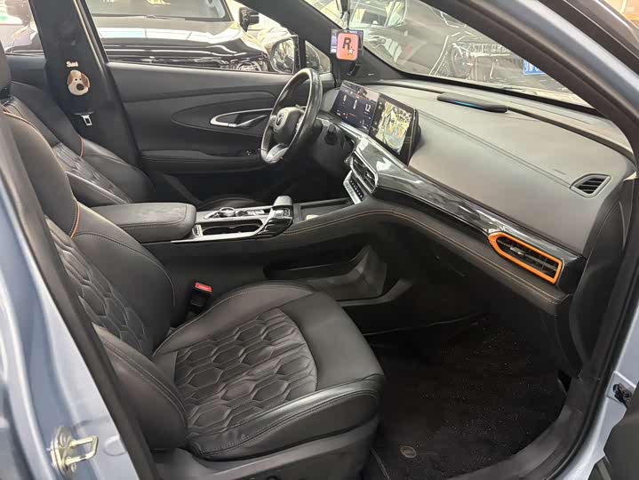 Фото 4 - Changan UNI-T