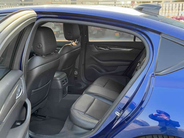 Фото 6 - Cadillac CT5