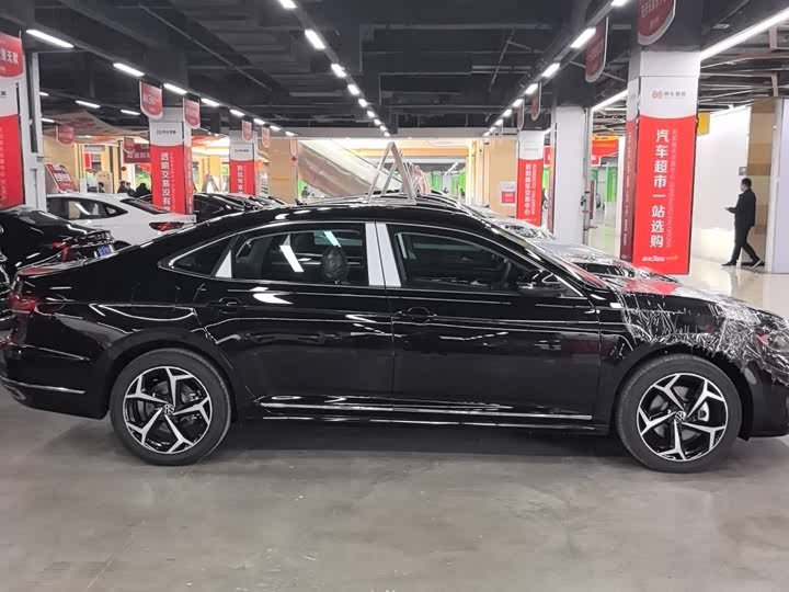 Фото 3 - Volkswagen Passat