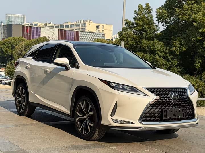 Фото 2 - Lexus RX