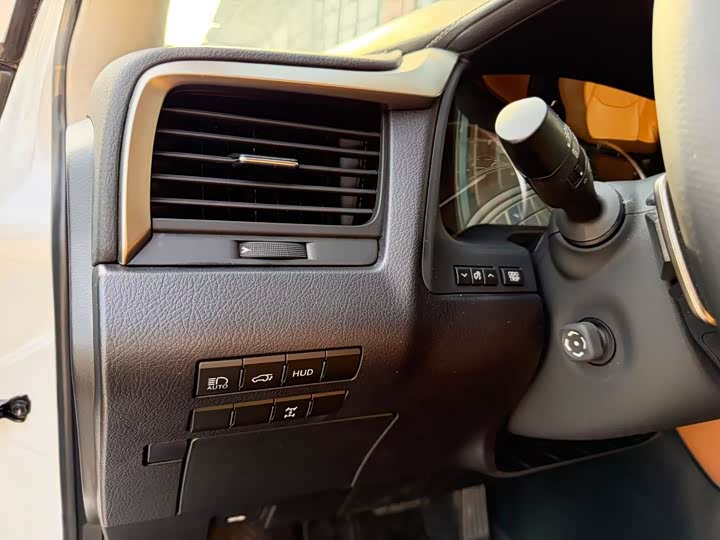 Фото 9 - Lexus RX