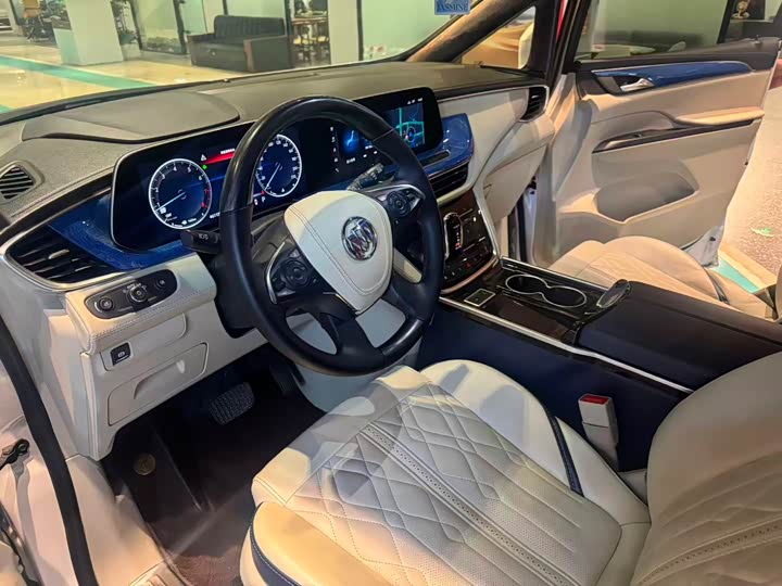 Фото 3 - Buick GL8 ES