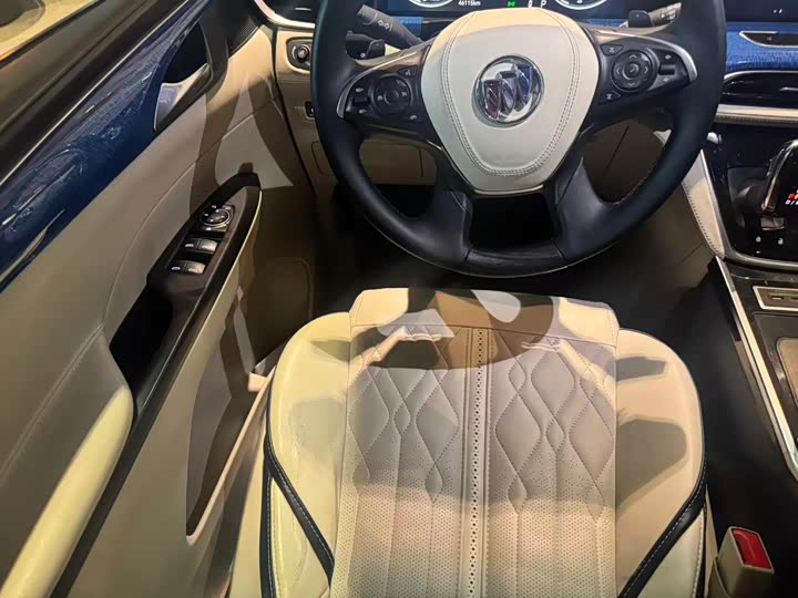 Фото 8 - Buick GL8 ES