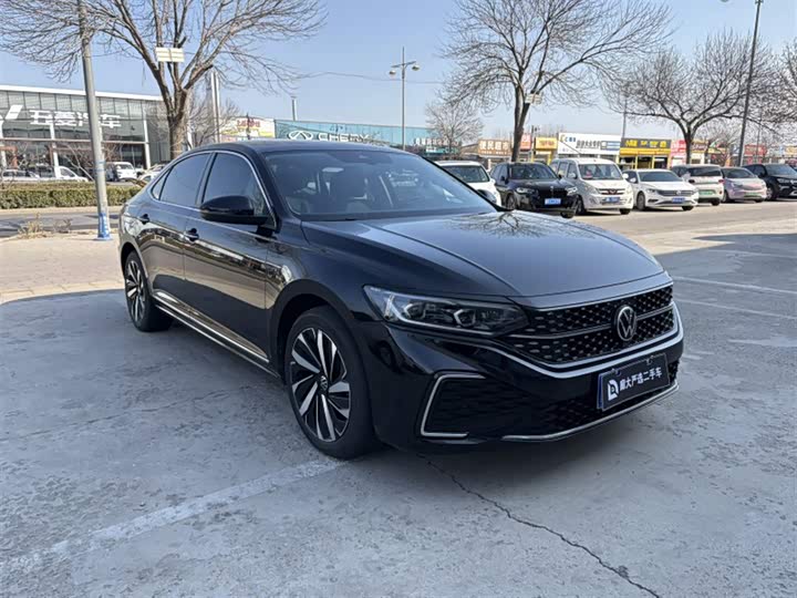 Фото 3 - Volkswagen Passat