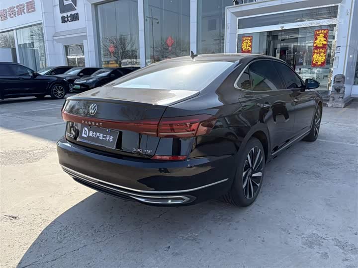 Фото 7 - Volkswagen Passat