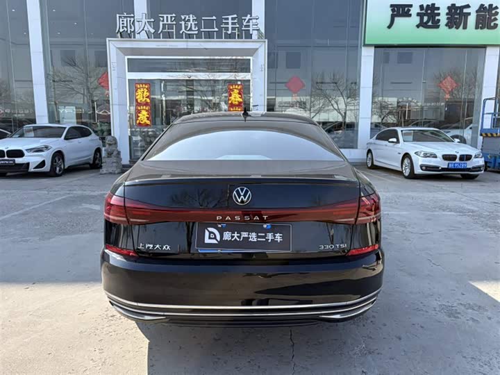 Фото 8 - Volkswagen Passat