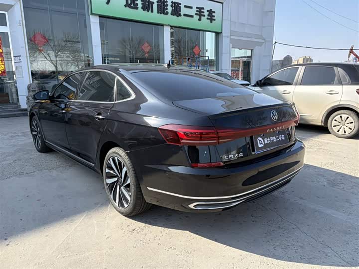 Фото 9 - Volkswagen Passat