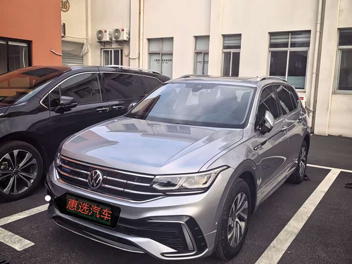 Фото 1 - Volkswagen Tiguan L Hybrid