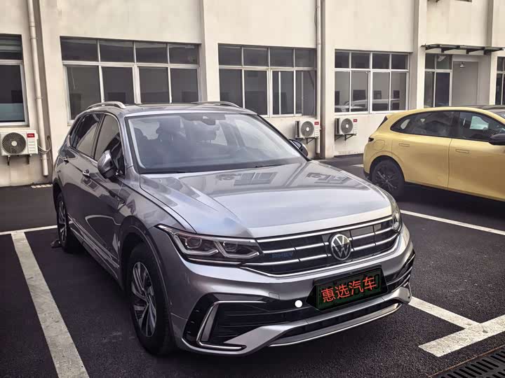 Фото 3 - Volkswagen Tiguan L Hybrid