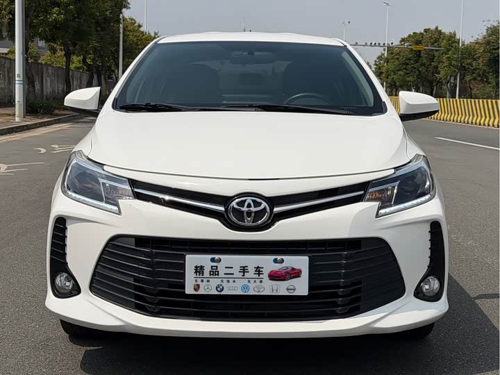 Photo 2 - Toyota Vios