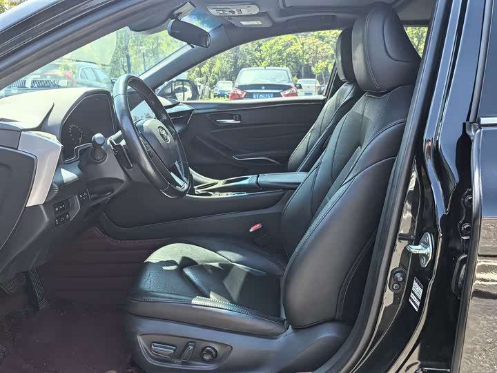 Фото 6 - Toyota Avalon