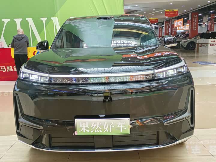 Фото 2 - Geely Galaxy M9