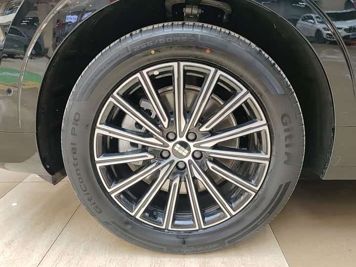 Фото 9 - Geely Galaxy M9