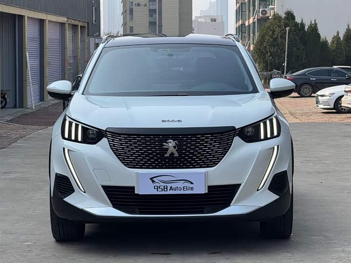 Фото 2 - Peugeot 2008