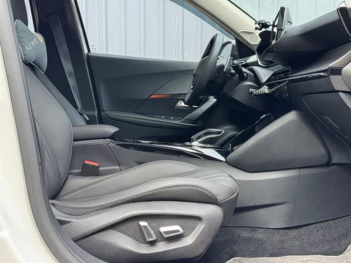 Фото 5 - Peugeot 2008