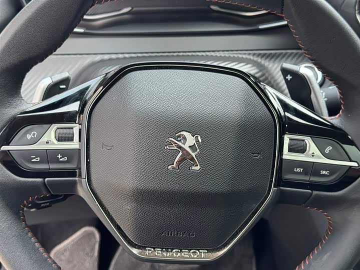 Фото 9 - Peugeot 2008
