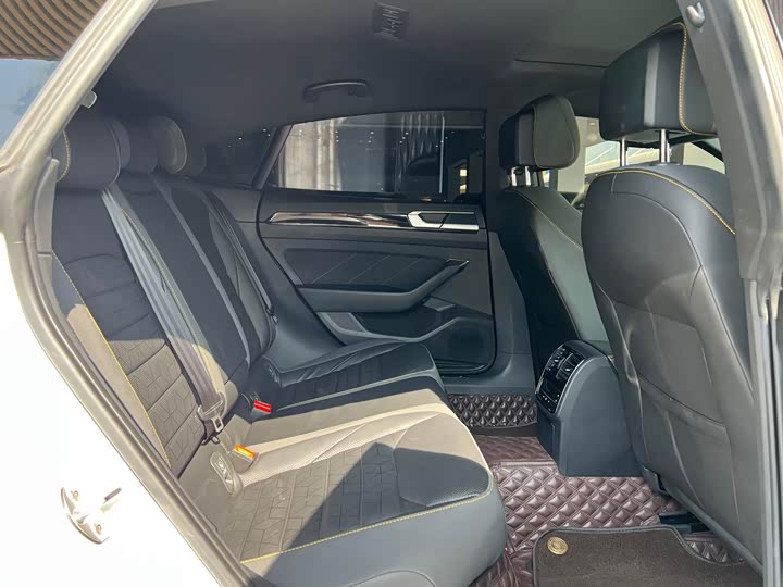 Фото 9 - Volkswagen CC