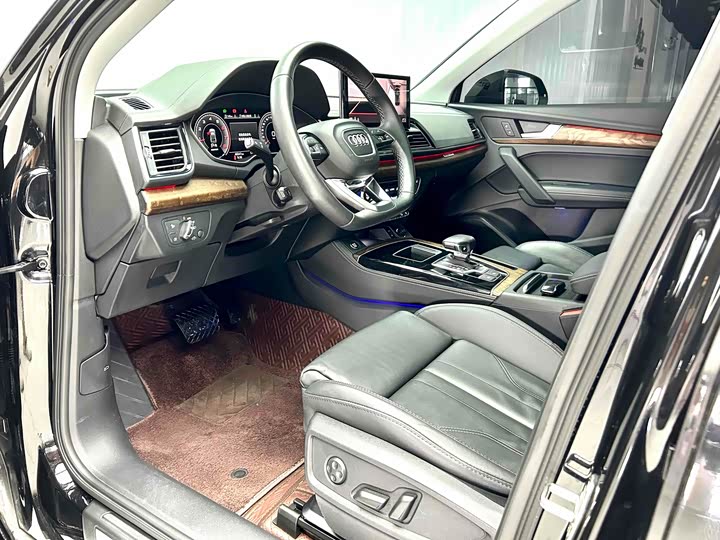 Фото 5 - Audi Q5L