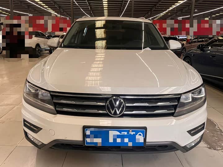 Фото 2 - Volkswagen Tiguan L Pro