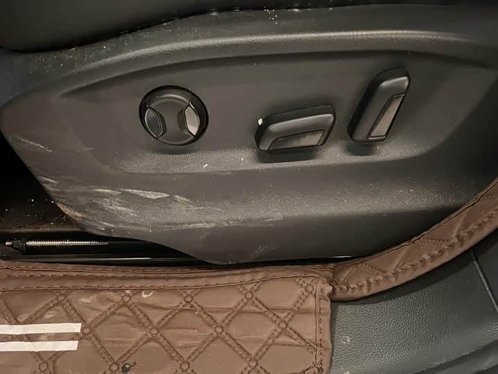 Фото 9 - Volkswagen Tiguan L Pro