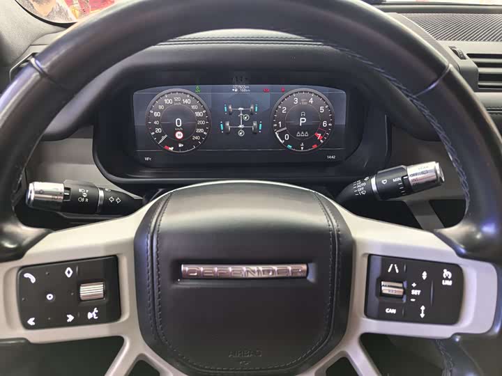 Фото 7 - Land Rover Defender