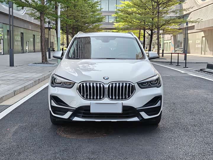 Фото 2 - BMW X1