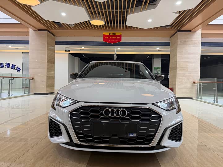 Фото 2 - Audi A3