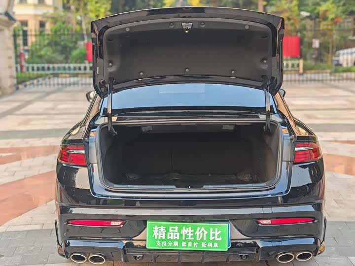 Фото 7 - Geely Preface