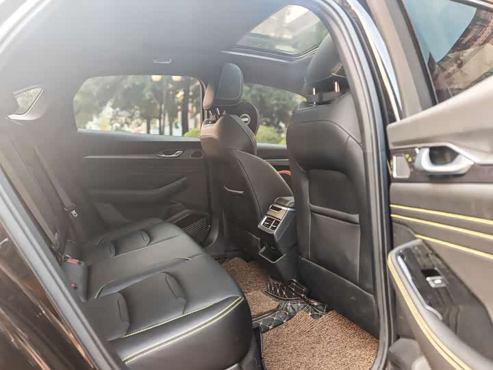 Фото 8 - Geely Preface