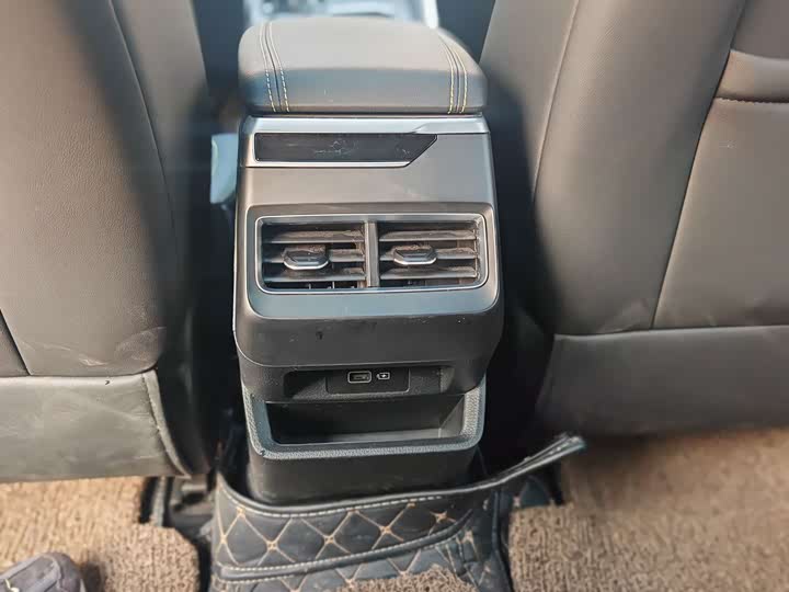 Фото 9 - Geely Preface