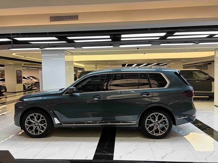 Фото 5 - BMW X7