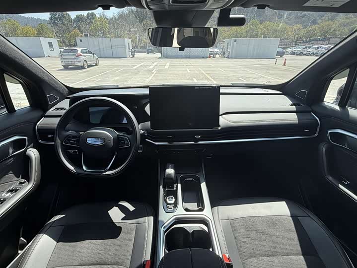 Фото 4 - Geely Okavango L