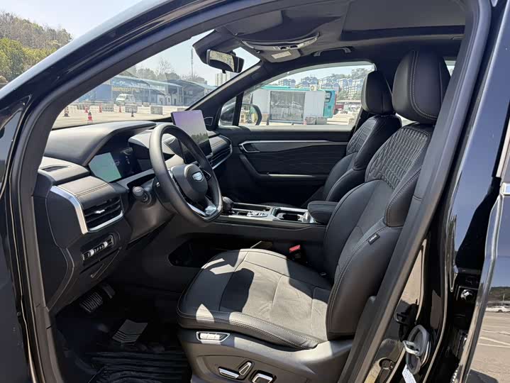 Фото 5 - Geely Okavango L