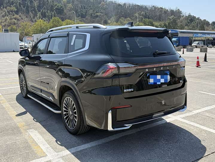 Фото 7 - Geely Okavango L