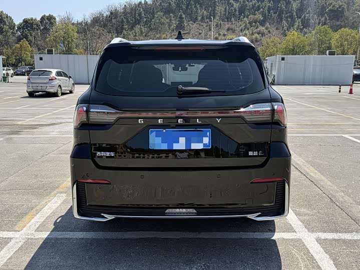 Фото 8 - Geely Okavango L