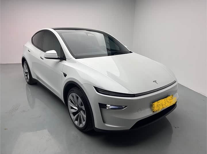 Photo 2 - Tesla Model Y
