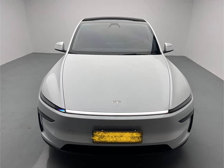 Photo 5 - Tesla Model Y