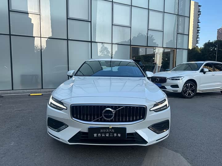 Фото 2 - Volvo V60