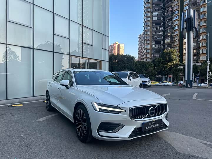 Фото 3 - Volvo V60