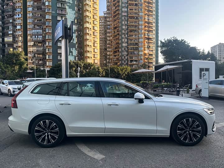 Фото 4 - Volvo V60