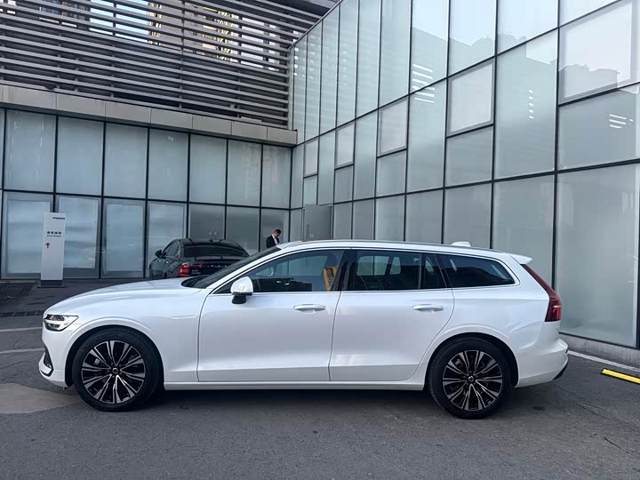 Фото 5 - Volvo V60