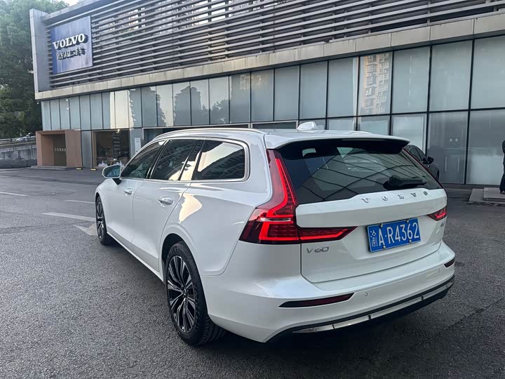Фото 6 - Volvo V60