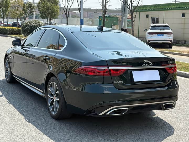 Фото 6 - Jaguar XF L